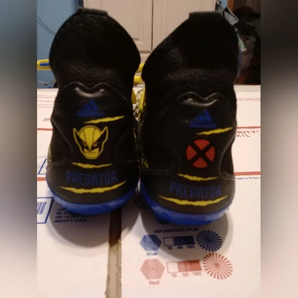 ADIDAS PREDATOR MARVEL WOLVERINE CLEATS - Picture 2 of 13